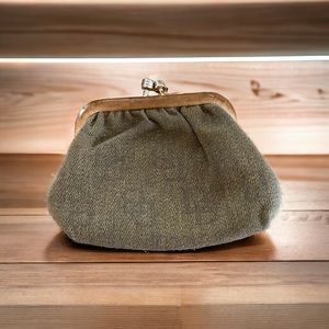 Dooney and Bourke vintage coin purse. Kiss lock, classic, Small.